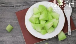 蜜瓜冰淇淋吃刨冰,夏日清凉新体验