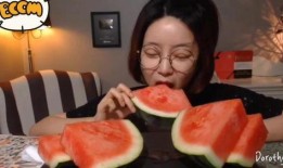 冷天吃瓜的心情,冰凉瓜果，尽享冷天吃瓜的惬意时光”