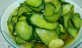 冷天吃瓜的心情,冰凉瓜果，尽享冷天吃瓜的惬意时光”