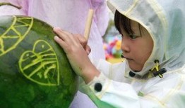 吃瓜雕瓜赏瓜灯,品鉴吃瓜雕瓜赏瓜灯的民俗风情