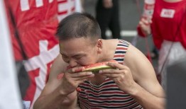 吃瓜网红与球星,跨界互动背后的娱乐风云