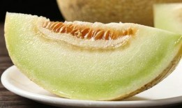 蜜瓜冰淇淋吃刨冰,夏日清凉新体验