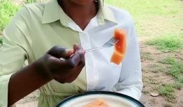 吃瓜的非洲阿姨,揭秘非洲独特的饮食文化