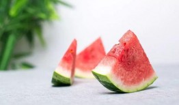 梦见他们给瓜吃,揭秘瓜食梦境的深层寓意