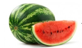 重生自带吃瓜系统,穿越时空的美食盛宴