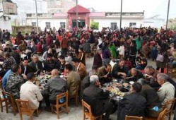 东门镇中学吃瓜,吃瓜事件背后的校园生活剪影