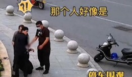 警察抓捕路人吃瓜