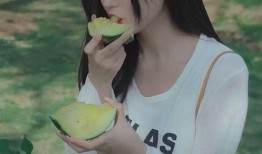美女吃石头瓜,揭秘神秘石头瓜的神奇魅力