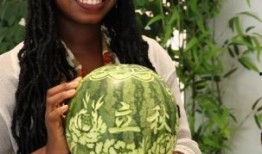 加纳吃瓜,探寻独特的“吃瓜”文化