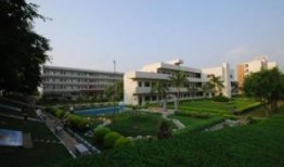 梅县华侨中学吃瓜,吃瓜事件背后的校园生活点滴