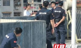 女孩跳楼警局吃瓜,吃瓜群众背后的冷漠与反思