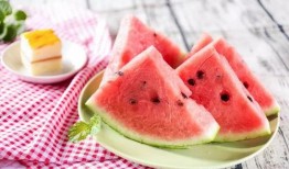 吃瓜好还是水果好,吃瓜好还是水果好？”