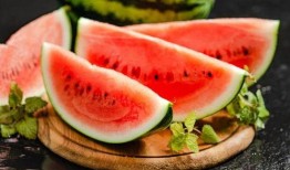 吃瓜好还是水果好,吃瓜好还是水果好？”